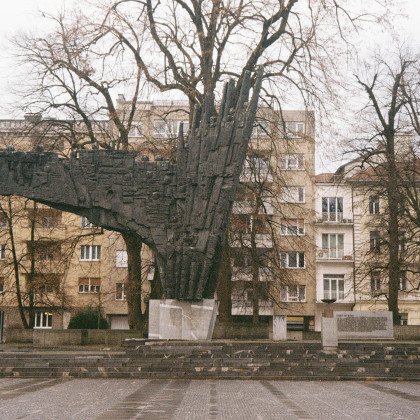 Spomenik revoluciji